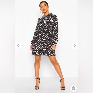 Boohoo Black & White Polka Dot Babydoll Smock Dress, Size 10